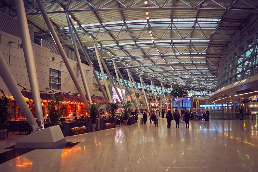 Flughafen Dus Weekend Park Special da-oben.de