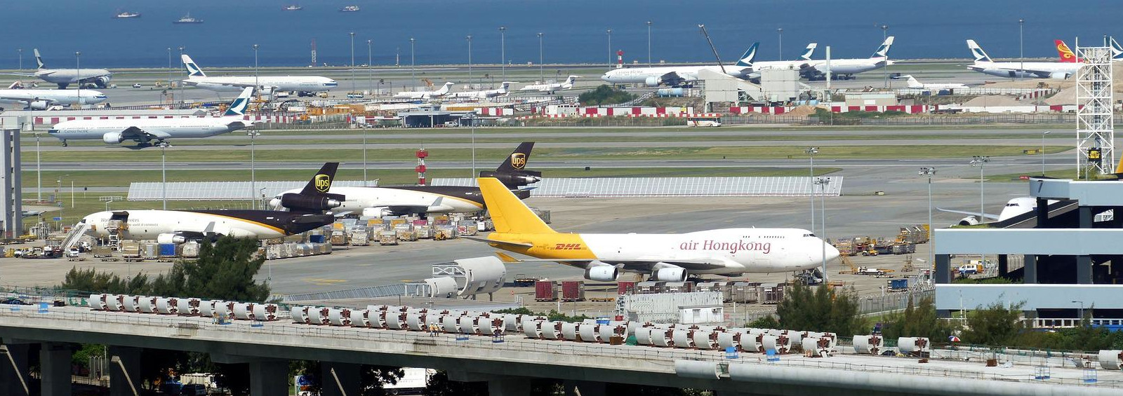 Titelbild der größten Flughäfen