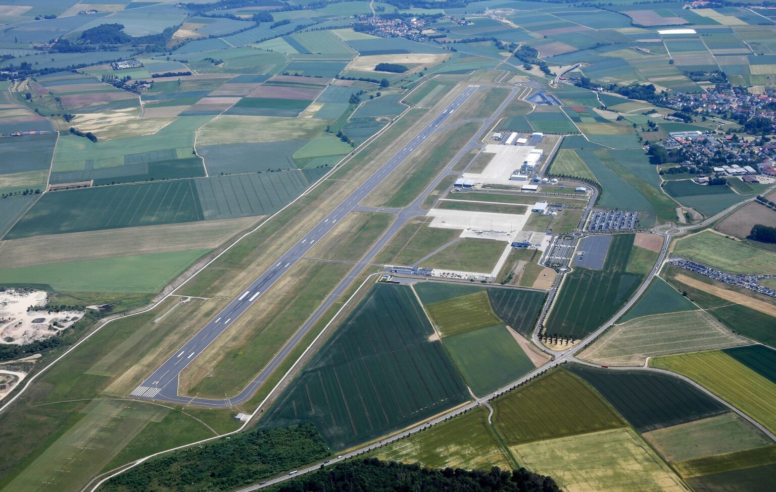 Kann Man Am Flughafen Kassel Calden Kostenlos Parken da-oben.de